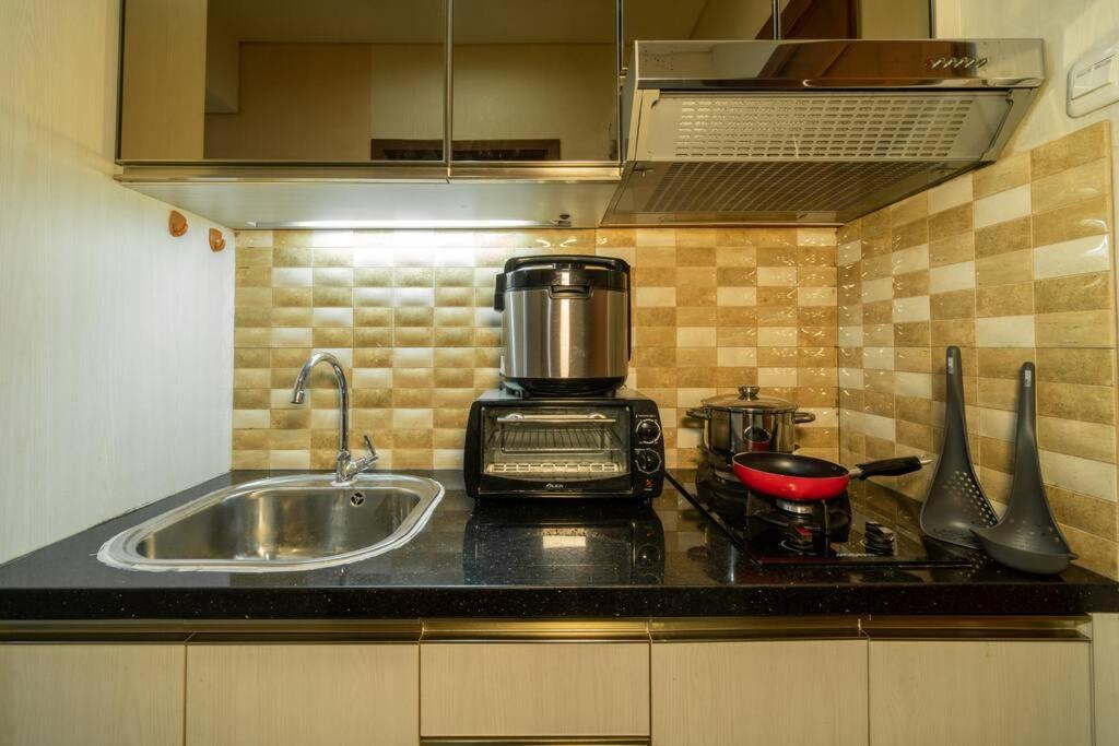Modern & Comfy Studio In Central Jakarta, Scbd المظهر الخارجي الصورة